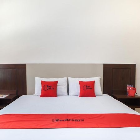 Reddoorz Plus Near Mall Roxy Banyuwangi Баньювангі Екстер'єр фото