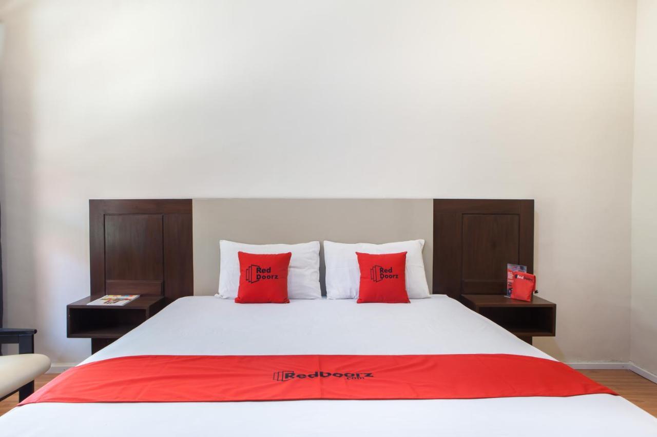 Reddoorz Plus Near Mall Roxy Banyuwangi Баньювангі Екстер'єр фото
