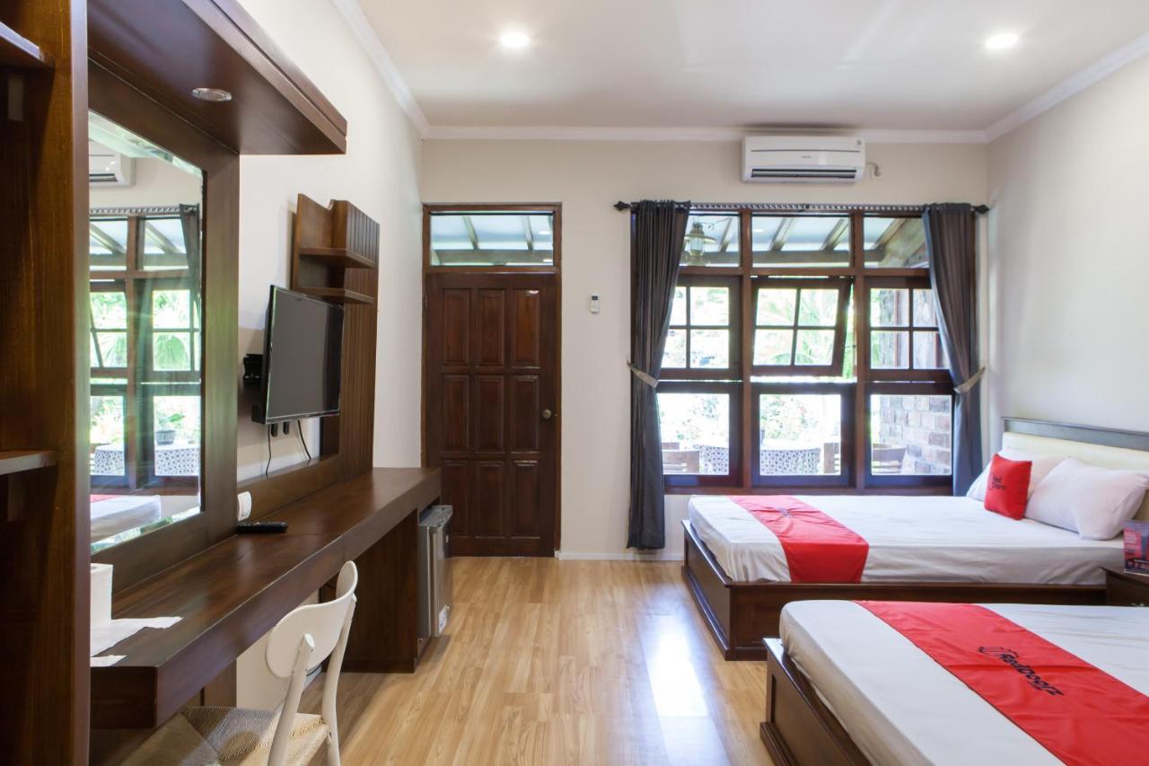 Reddoorz Plus Near Mall Roxy Banyuwangi Баньювангі Екстер'єр фото