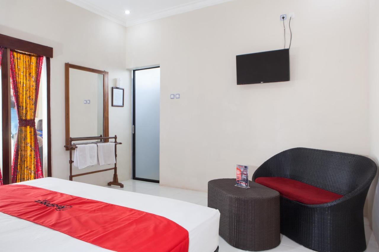 Reddoorz Plus Near Mall Roxy Banyuwangi Баньювангі Екстер'єр фото