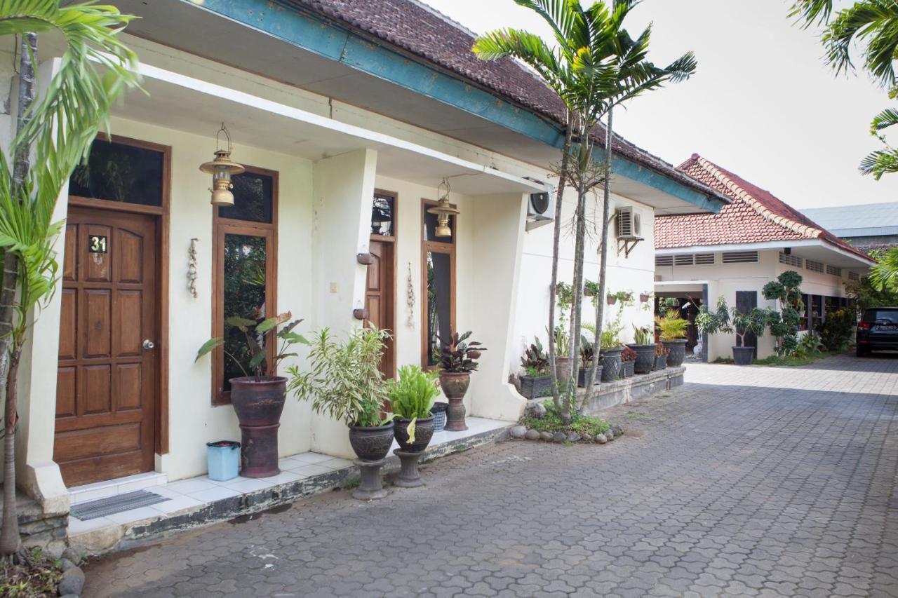 Reddoorz Plus Near Mall Roxy Banyuwangi Баньювангі Екстер'єр фото