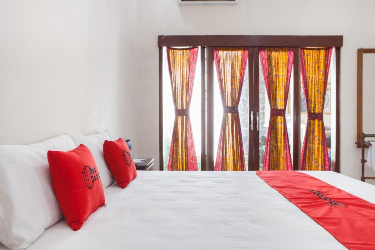 Reddoorz Plus Near Mall Roxy Banyuwangi Баньювангі Екстер'єр фото