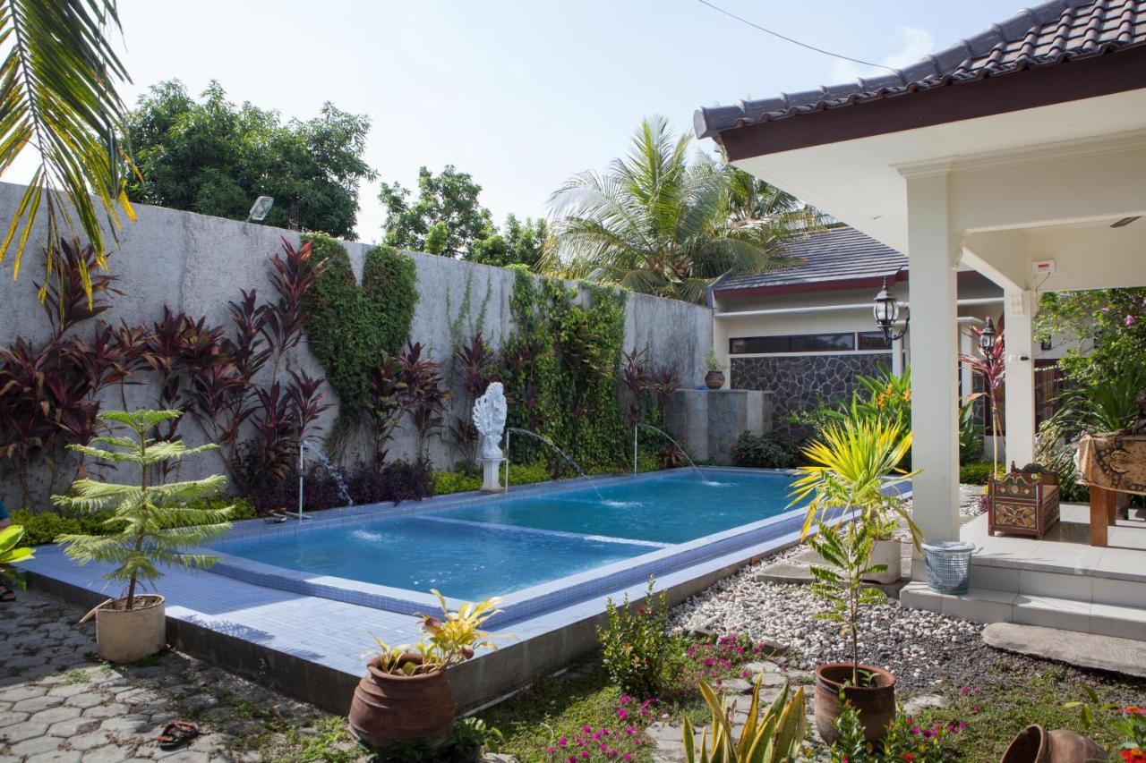 Reddoorz Plus Near Mall Roxy Banyuwangi Баньювангі Екстер'єр фото